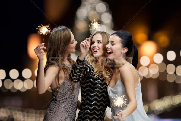 Szczęśliwy młodych kobiet nowy rok noc wakacje ludzi Zdjęcia stock © dolgachov