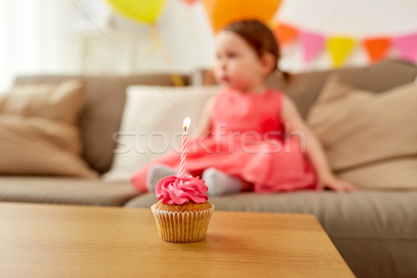 Foto stock: Aniversário · menina · casa · festa · infância