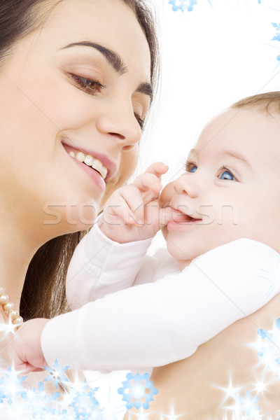 Stockfoto: Baby · mama · foto · gelukkig · moeder · sneeuwvlokken