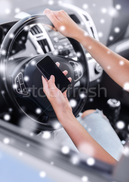 Kobieta smartphone jazdy samochodu transport Zdjęcia stock © dolgachov