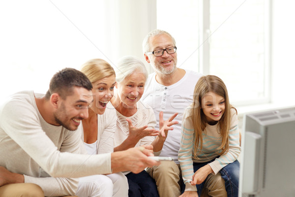 Foto stock: Família · feliz · assistindo · tv · casa · família · felicidade