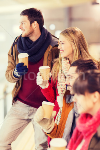 Glücklich Freunde Kaffeetassen Skating Menschen Stock foto © dolgachov