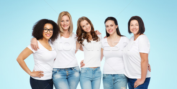 Grupo feliz diferente mulheres branco amizade Foto stock © dolgachov