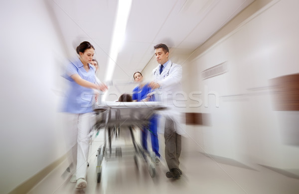 Pacient spital caz de urgenţă medicină grup Imagine de stoc © dolgachov