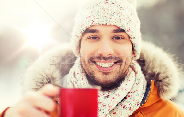 Glücklich Mann Teetasse Freien Winter Menschen Stock foto © dolgachov