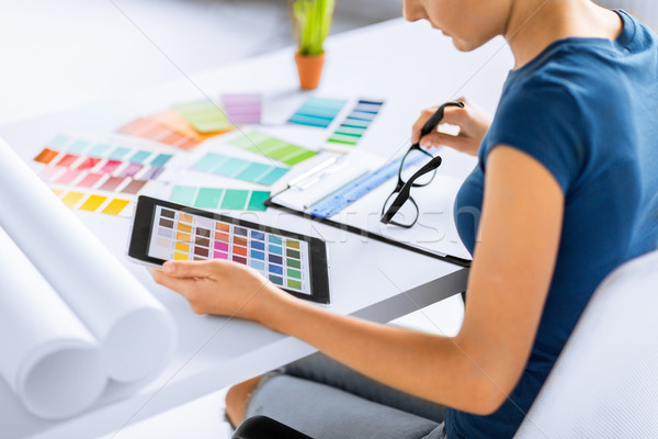 Vrouw werken kleur interieur Stockfoto © dolgachov