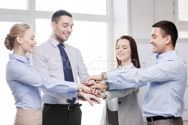 [[stock_photo]]: équipe · commerciale · célébrer · victoire · bureau · succès · affaires