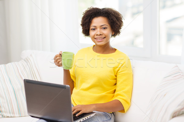 Stock fotó: Boldog · afroamerikai · nő · laptop · otthon · emberek