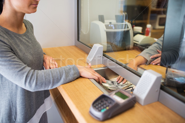 現金 錢 顧客 銀行 辦公室的人 節約 商業照片 © dolgachov