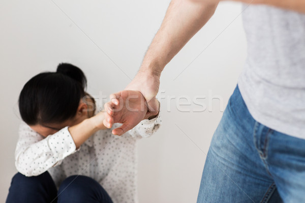 Ongelukkig vrouw lijden huiselijk geweld misbruik mensen Stockfoto © dolgachov