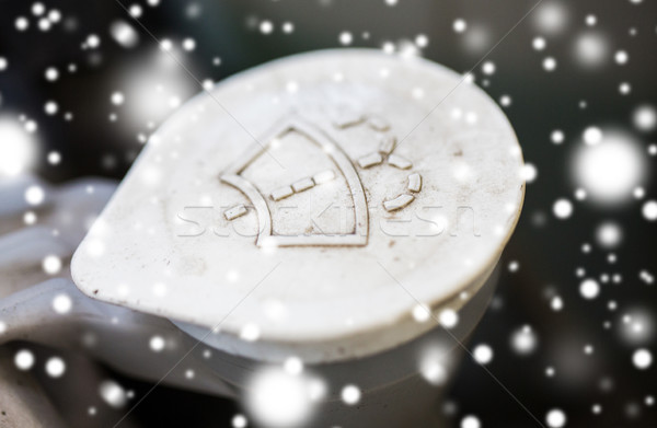 стекла шайба цистерна Cap автомобилей снега Сток-фото © dolgachov