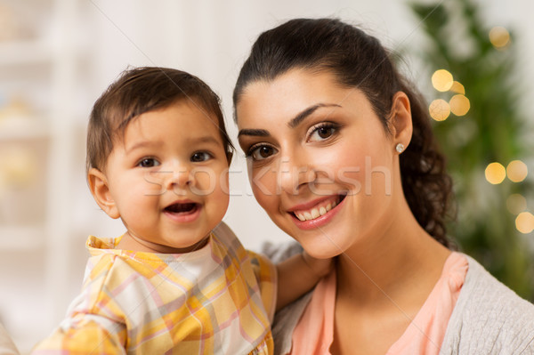 Portre mutlu anne bebek kız aile Stok fotoğraf © dolgachov
