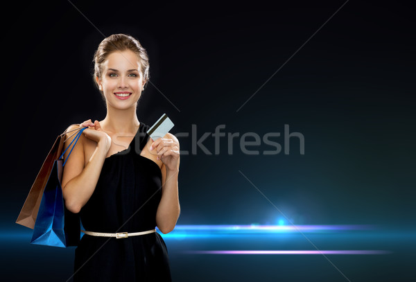 Stock fotó: Mosolygó · nő · bevásárlótáskák · hitelkártya · vásárlás · vásár · bankügylet