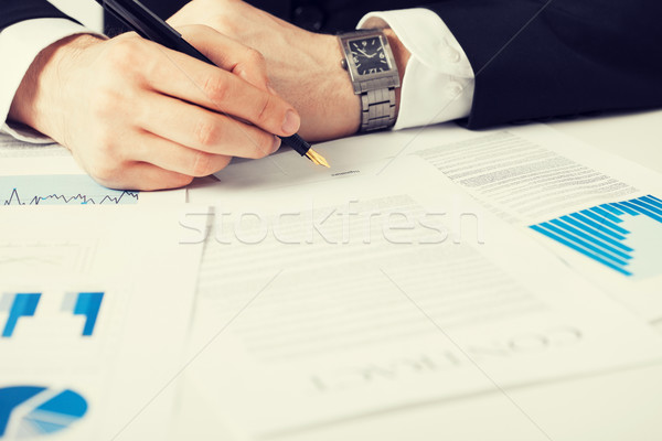 Stockfoto: Man · contract · foto · hand · ondertekening