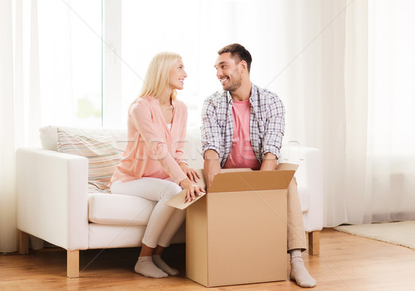 Stock foto: Glücklich · Paar · Karton · Paket · home · Menschen
