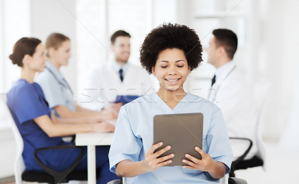 Foto stock: Feliz · médico · equipe · clínica · profissão