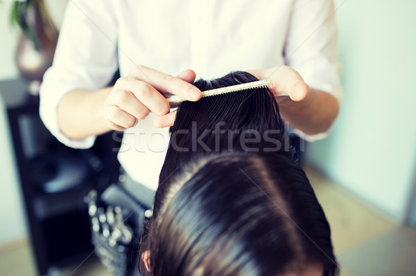 男 美髮師 手 濕 美女 商業照片 © dolgachov
