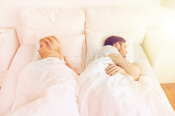 Сток-фото: пару · спальный · кровать · домой · люди · отношения