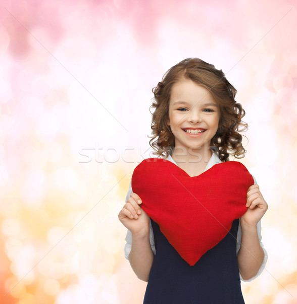Beautiful girl grande coração amor crianças felicidade Foto stock © dolgachov