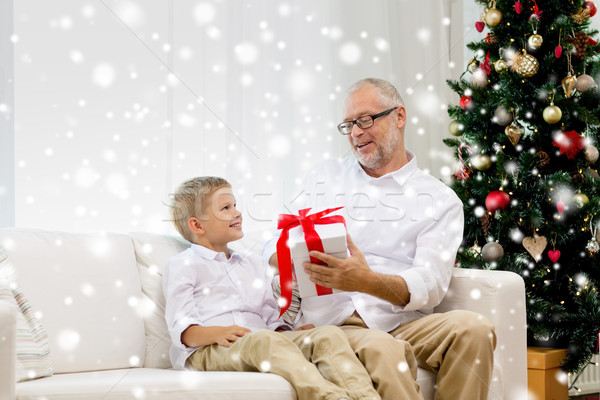 Souriant grand-père petit-fils maison famille vacances [[stock_photo]] © dolgachov