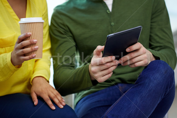 Foto stock: Estudantes · café · educação · tecnologia