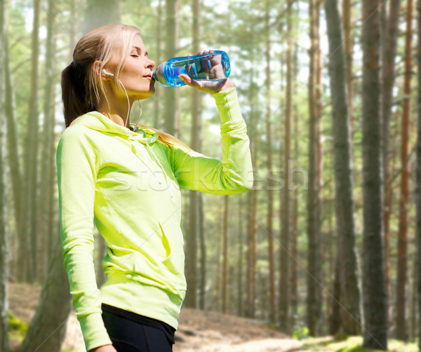 Femme eau potable sport extérieur fitness sport [[stock_photo]] © dolgachov