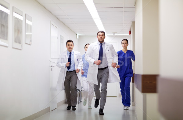 Groupe marche hôpital clinique personnes [[stock_photo]] © dolgachov