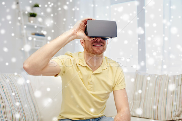 Fiatalember virtuális valóság headset 3d szemüveg technológia Stock fotó © dolgachov