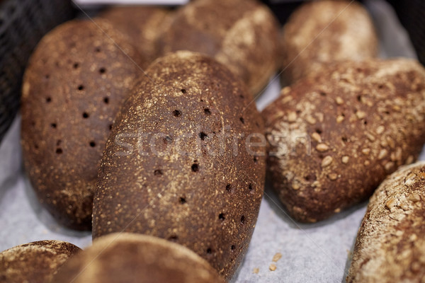 關閉 黑麥 麵包 麵包店 食品 商業照片 © dolgachov