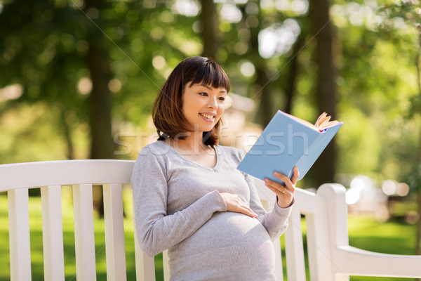 Stock foto: Glücklich · schwanger · asian · Frau · Lesung · Buch