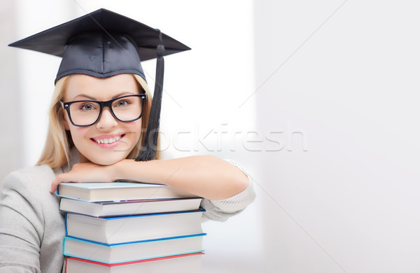 Stockfoto: Student · afstuderen · cap · onderwijs · foto · gelukkig