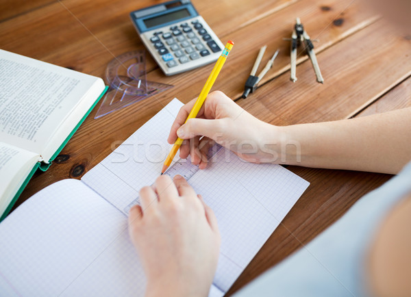 Foto stock: Mãos · governante · lápis · desenho · escolas