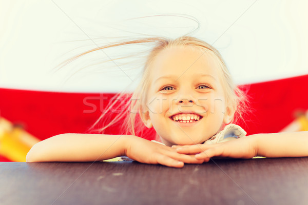 Fericit fetita alpinism copii loc de joaca vară Imagine de stoc © dolgachov