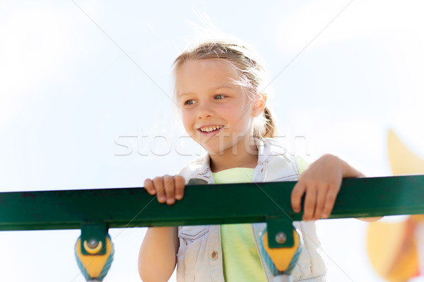 Gelukkig meisje klimmen kinderen speeltuin zomer Stockfoto © dolgachov