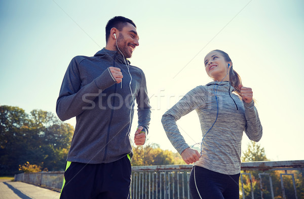 Foto stock: Feliz · casal · corrida · ao · ar · livre · fitness