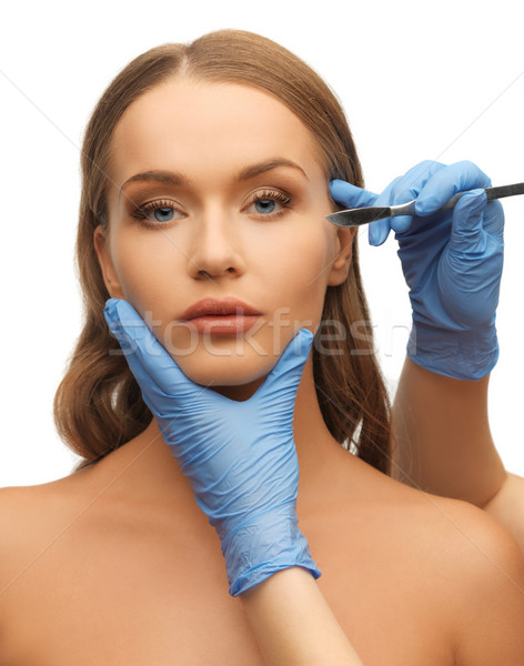 [[stock_photo]]: Visage · de · femme · mains · photos · scalpel · fille · beauté