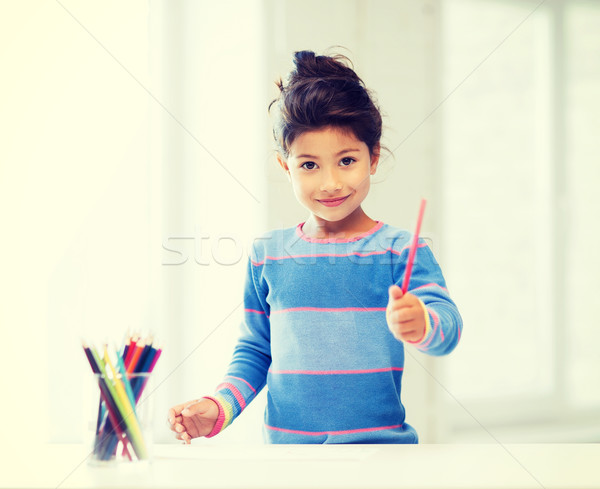 Kleines Mädchen Zeichnung Familie Kinder glückliche Menschen Mädchen Stock foto © dolgachov