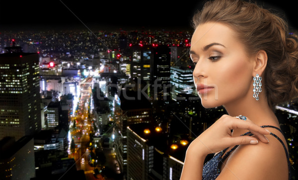 Nő fülbevalók gyűrű estélyi ruha visel gyémánt Stock fotó © dolgachov