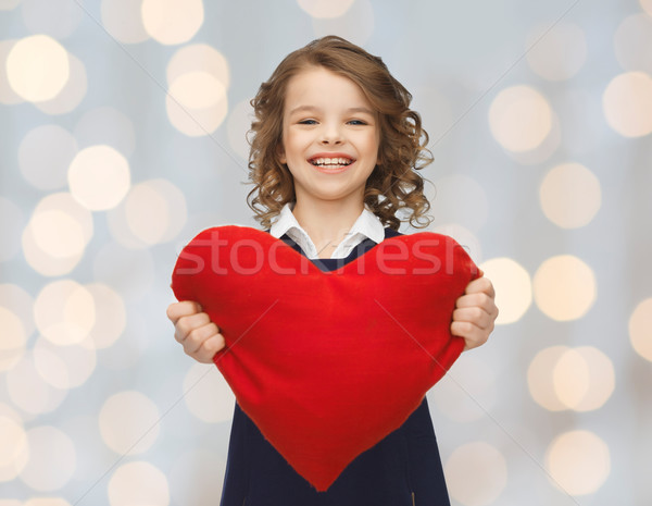 Gülen küçük kız kırmızı kalp sevmek hayır Stok fotoğraf © dolgachov