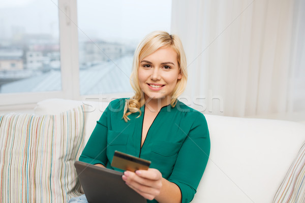 Boldog nő táblagép hitelkártya emberek internet Stock fotó © dolgachov