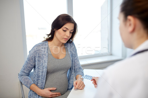Frauenarzt Arzt Krankenhaus Schwangerschaft Frauenheilkunde Stock foto © dolgachov
