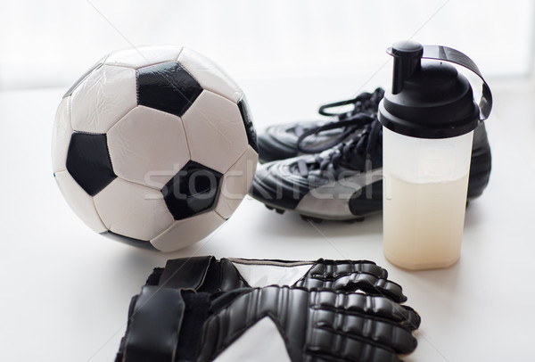 Fotbal ghete mănuşi sticlă sportiv Imagine de stoc © dolgachov