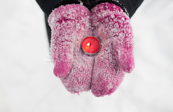 Сток-фото: рук · зима · варежки · свечу