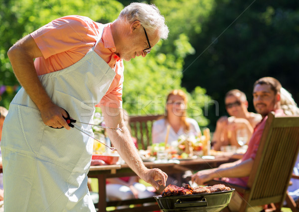 Stock fotó: Idős · férfi · főzés · hús · barbecue · grill · kint