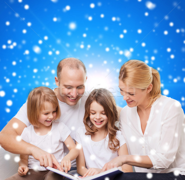 Foto stock: Família · feliz · livro · casa · família · infância · natal