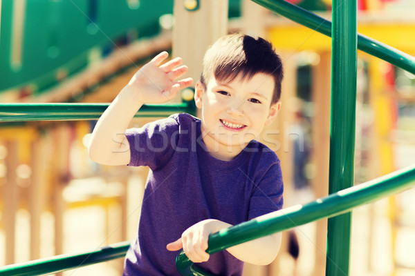Gelukkig weinig jongen klimmen kinderen speeltuin Stockfoto © dolgachov