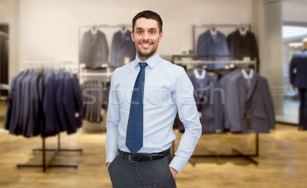 Feliz jovem empresário roupa armazenar pessoas de negócios Foto stock © dolgachov