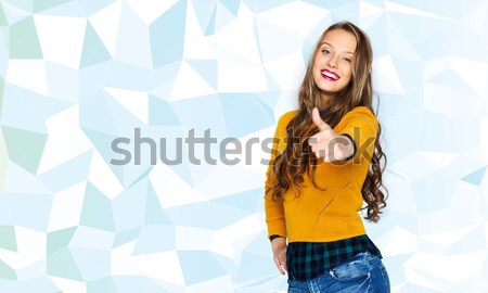 Foto stock: Sorridente · mulher · jovem · fones · de · ouvido · música · tecnologia · ouvir · música