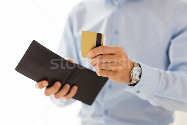 Adam cüzdan kredi kartı insanlar Stok fotoğraf © dolgachov