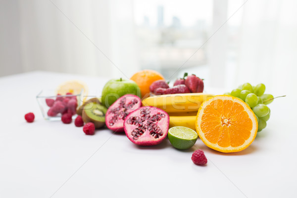 Vers vruchten bessen tabel gezond eten Stockfoto © dolgachov